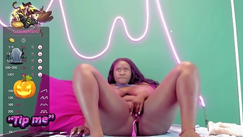 Amateur ebony babe is getting a blowjob from a guy