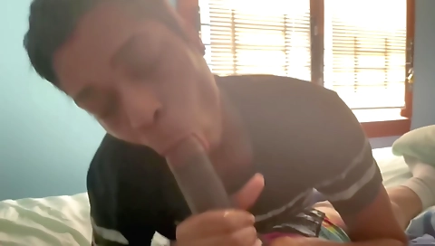 Ebony babe takes dick in her mouth and vagina in amateur video