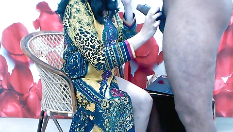 Indian amateur brunette blowjob & hardcore sex video