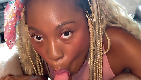 Amateur black and blonde is getting her asshole fucked