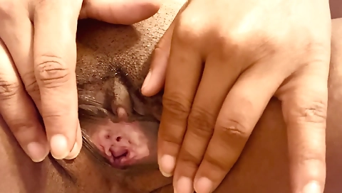 Beautiful ebony babe 1st time showing off her body on web cam