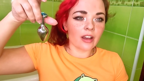 Horny redhead with a beautiful body making homemade porn