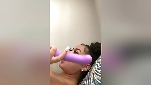 Solo female masturbating on the webcam with a dildo