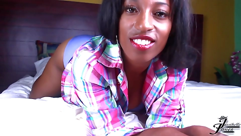 Ebony woman takes her feet filled with pussy water